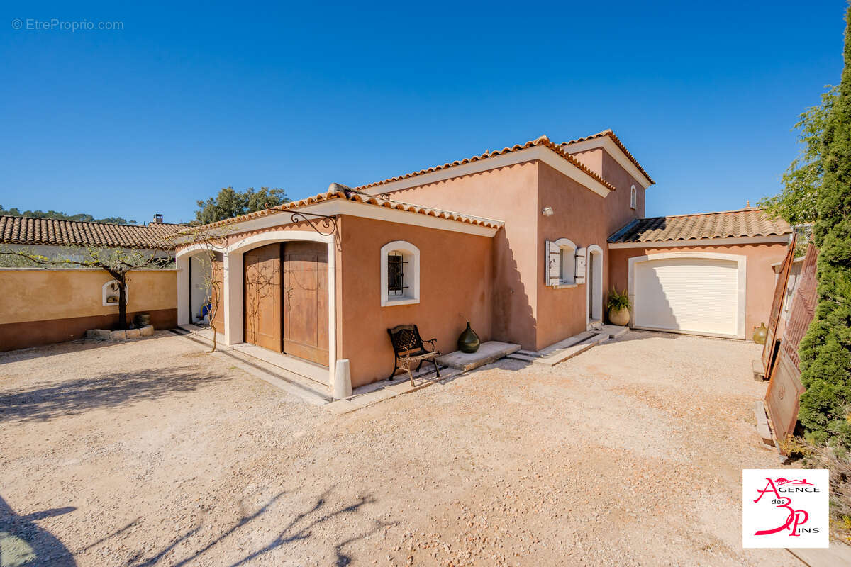 Maison 130 m² à Pierrefeu-Du-Var  - photo 9