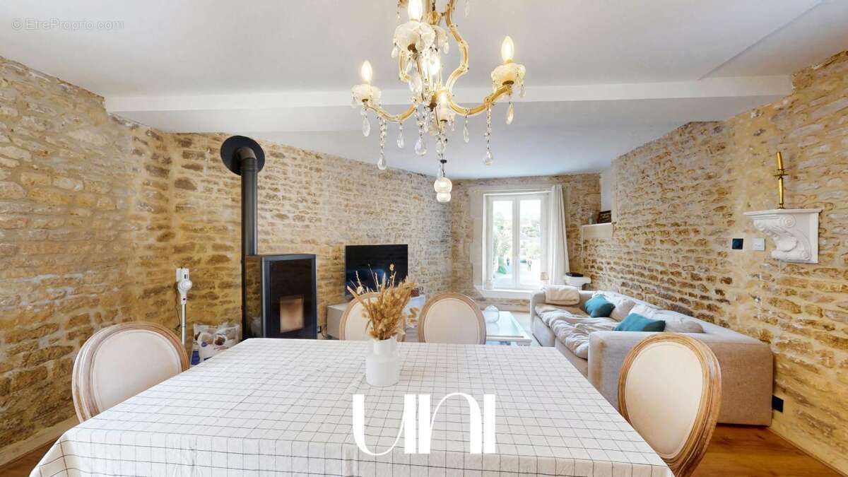 Maison à FONTAINE-HENRY