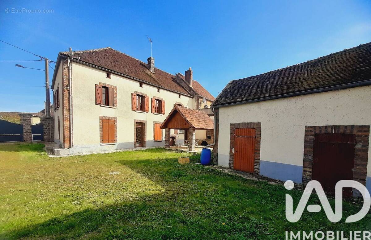 Photo 1 - Maison à ARCES-DILO
