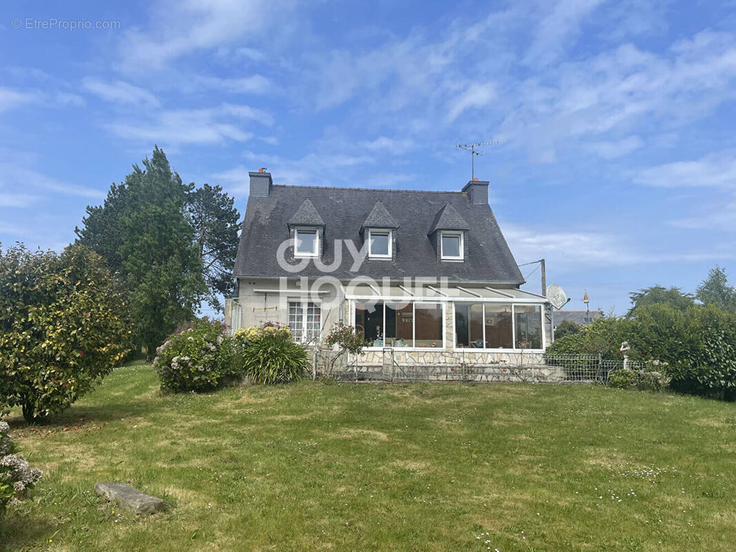Maison à PLOUEZEC