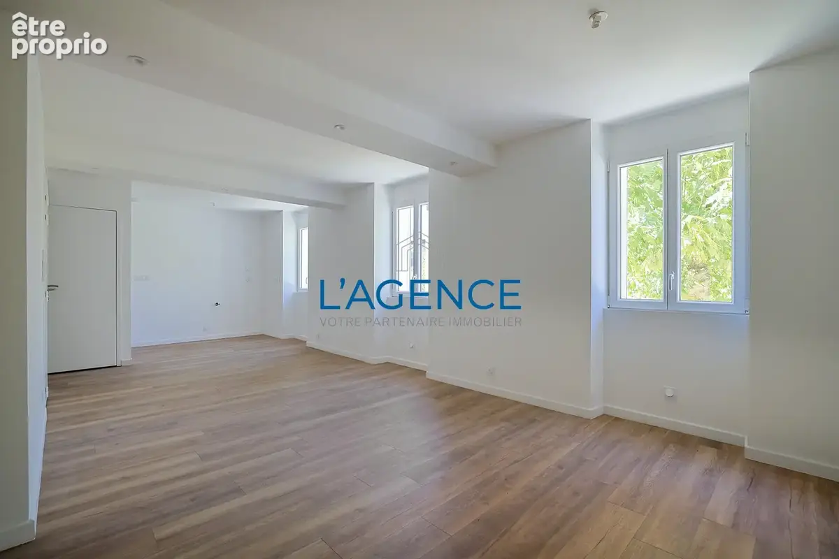 Appartement T4 de 74m2 dans une   résidence entièrement rénovée avec deux places de parkings privatives - photo 2