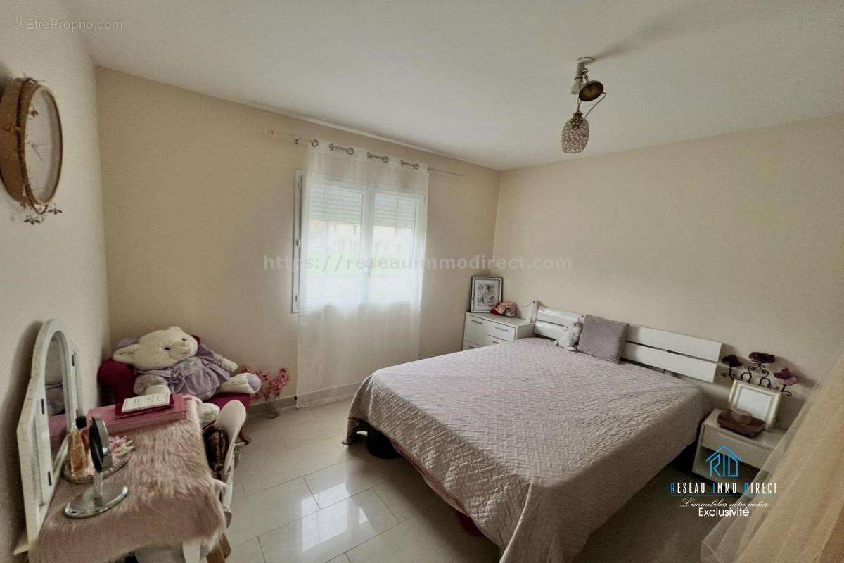 Maison à SAINT-JEAN-D'AVELANNE