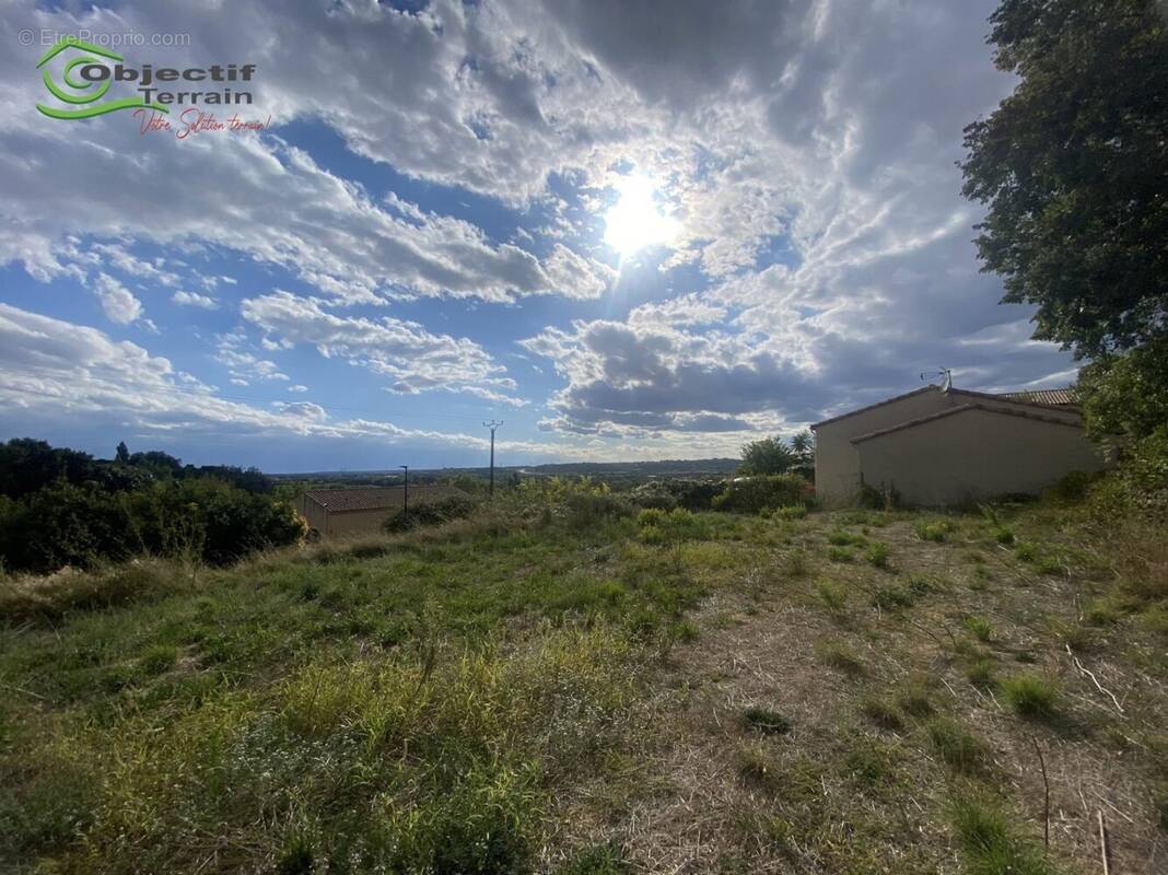 Terrain à TRESSAN