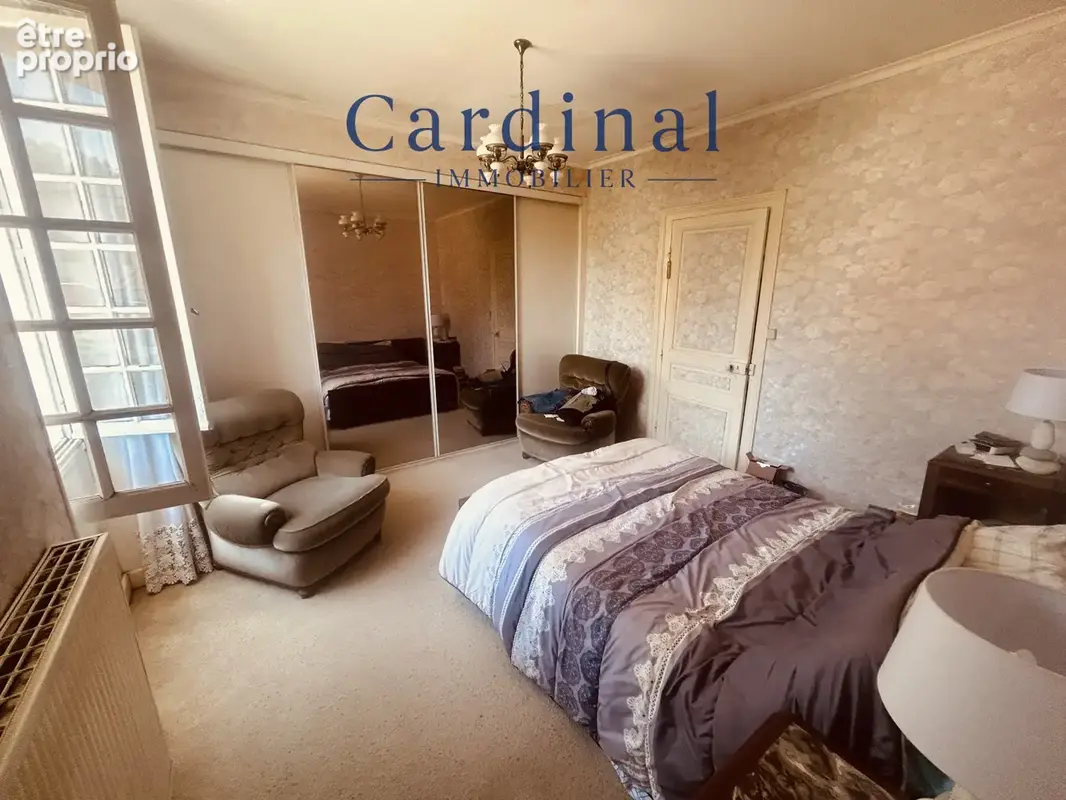 Maison bourgeoise de 150m2, Parc 865 m2, garage 60 m2 Plein centre RIBERAC - photo 14