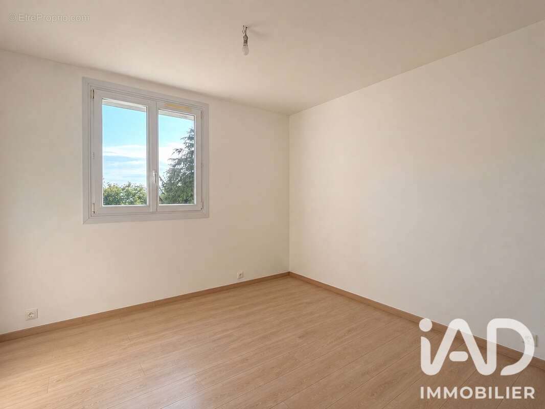 Maison 92 m² à Le Mans  - photo 7