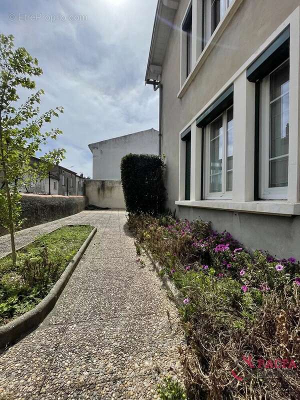 ALBINQUE -Maison indépendante avec jardin, garage et place de parking - photo 17