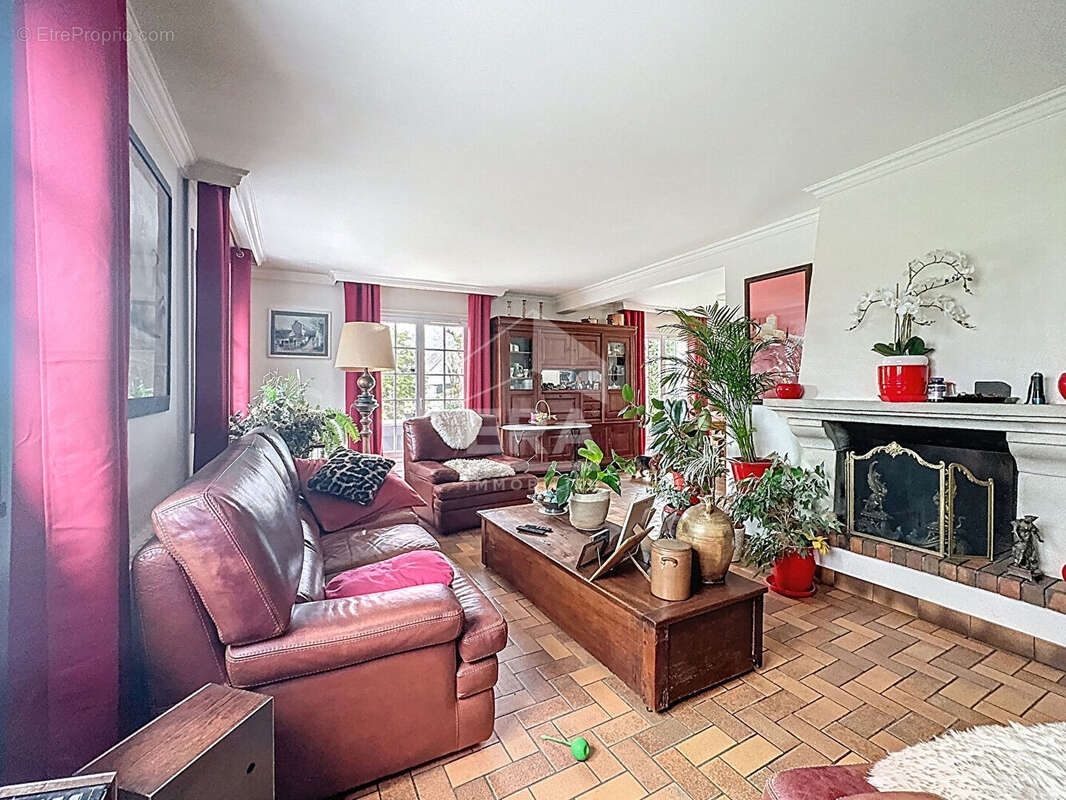 Maison à CHAUMONTEL