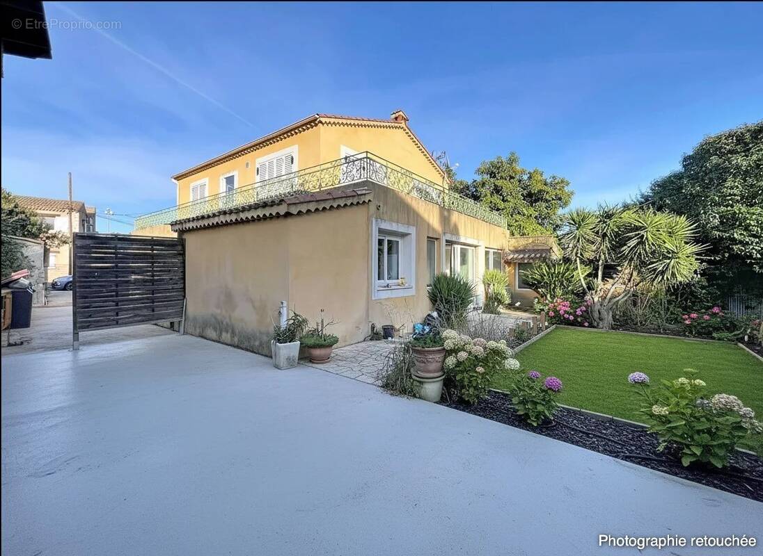 Maison à VALLAURIS