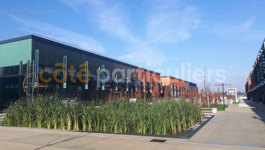Vente Local Commercial 200 M² à Tremblay-en-France (93290) - photo 2