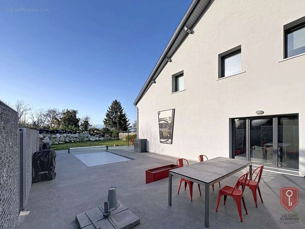 Maison à NEYDENS