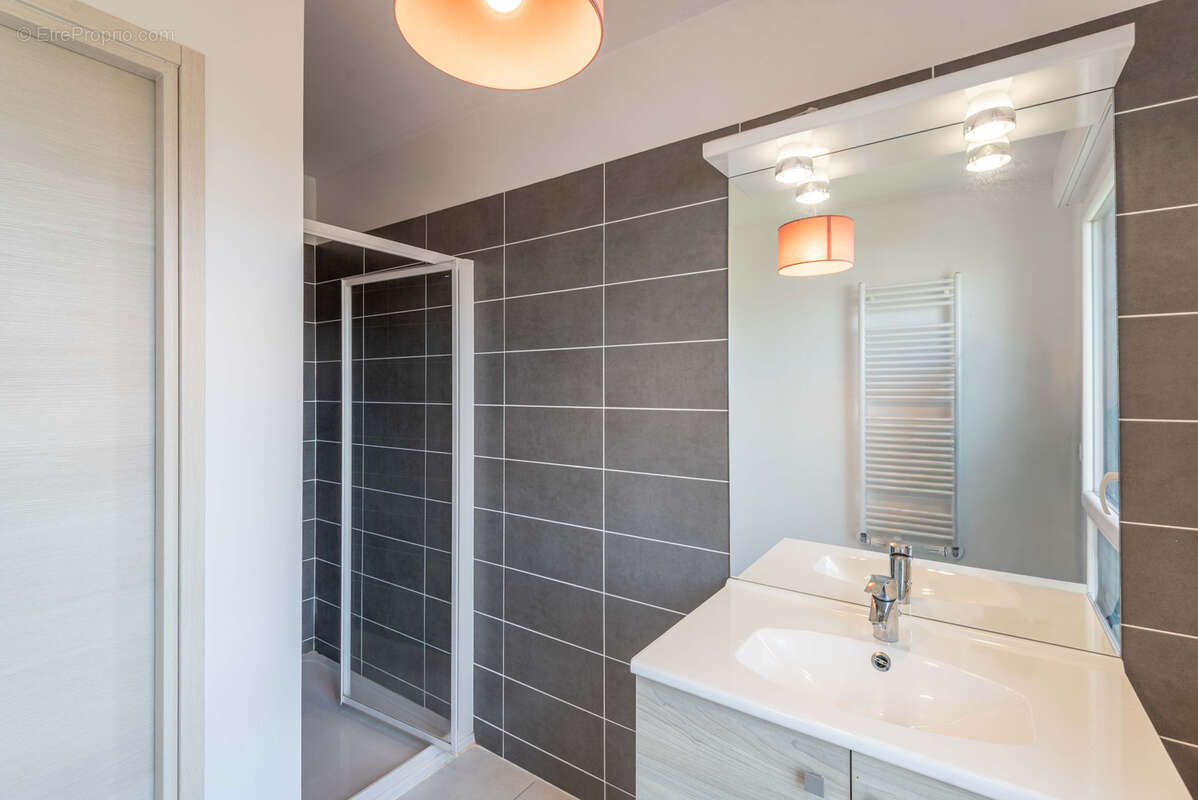 Appartement à AMBILLY