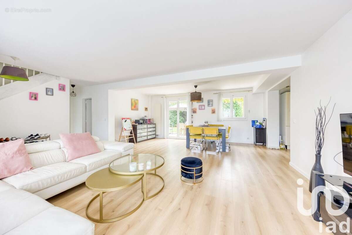 Photo 2 - Maison à LESIGNY