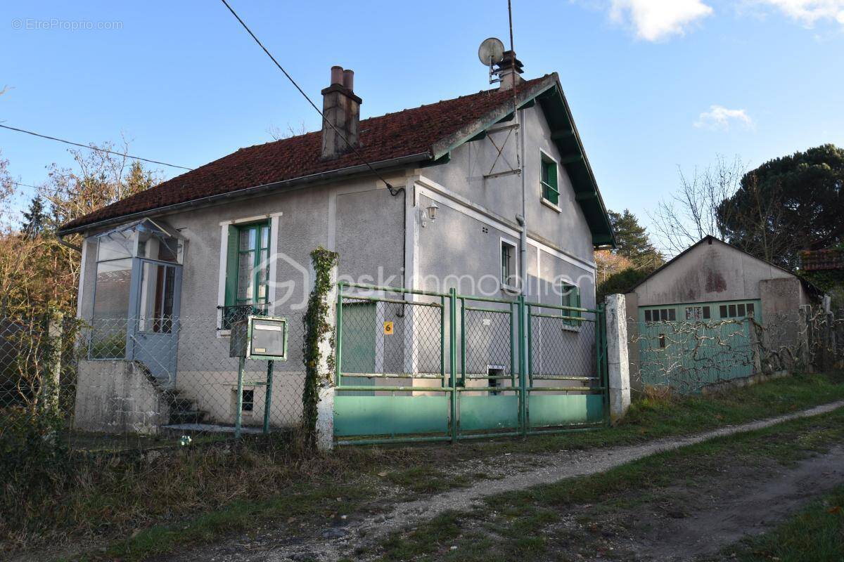 Maison à SAINT-ARNOULT-EN-YVELINES