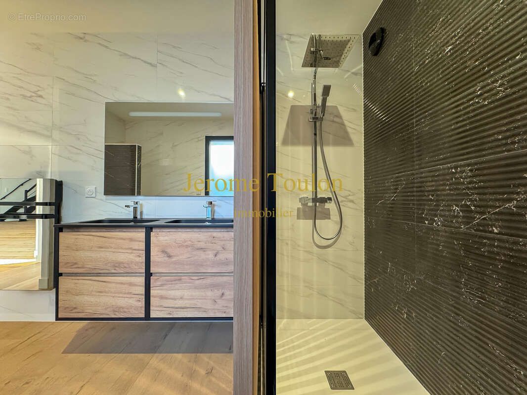 Maison à VAUX-SUR-MER