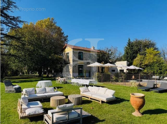 Maison à L&#039;ISLE-SUR-LA-SORGUE