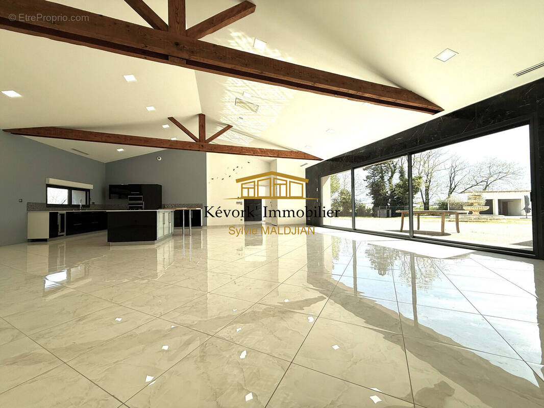 Maison à SAINT-MARCEL-LES-VALENCE