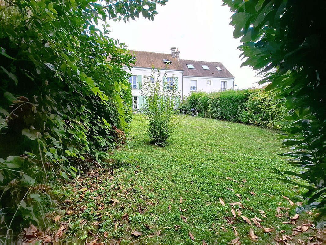 Maison à BAILLY-ROMAINVILLIERS