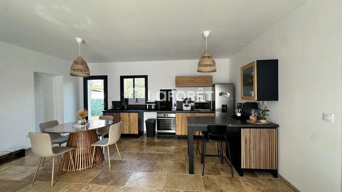 Maison à SAINT-CHRISTOL-LES-ALES