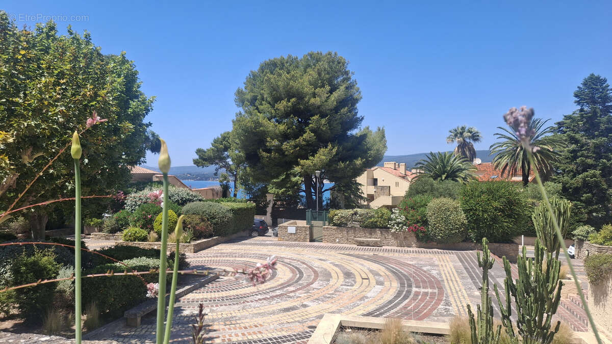Appartement à SAINT-CYR-SUR-MER