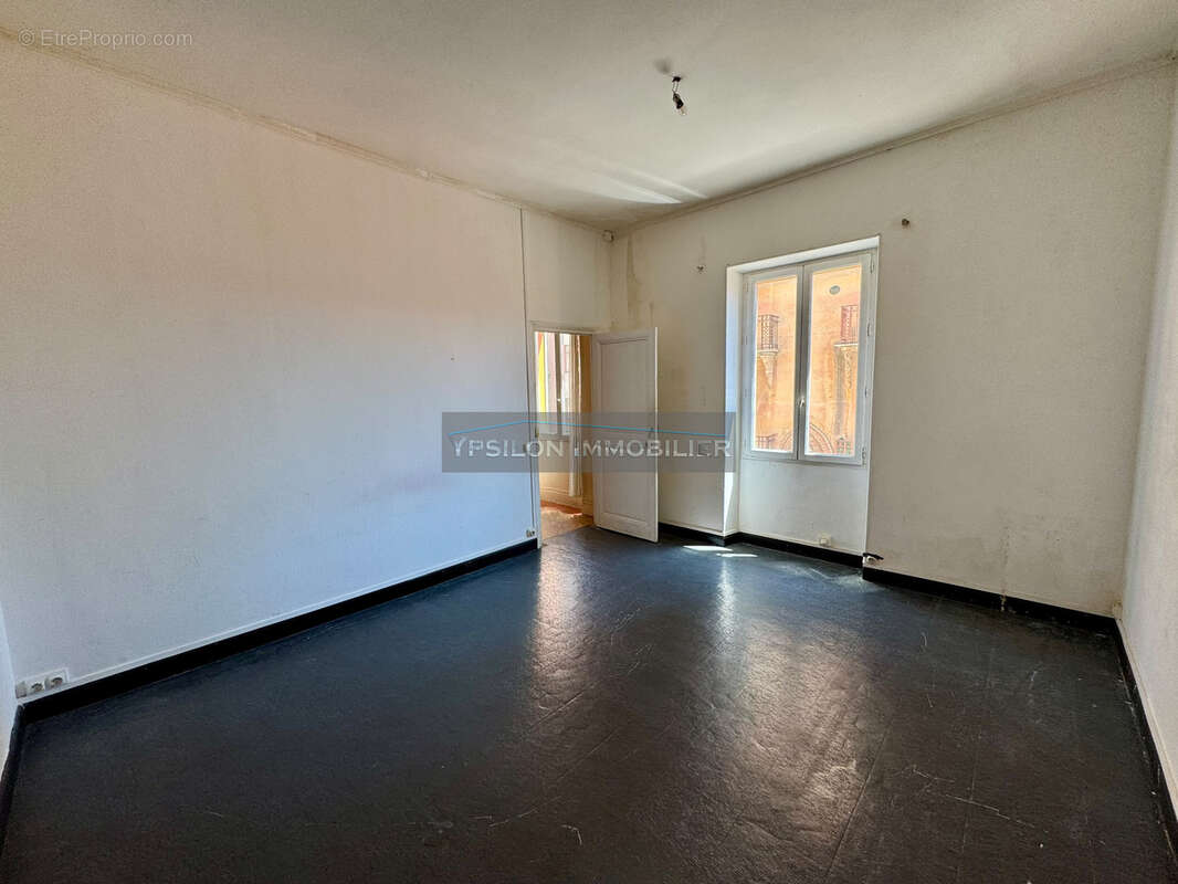 2 pieces a renover - centre ville - photo 3