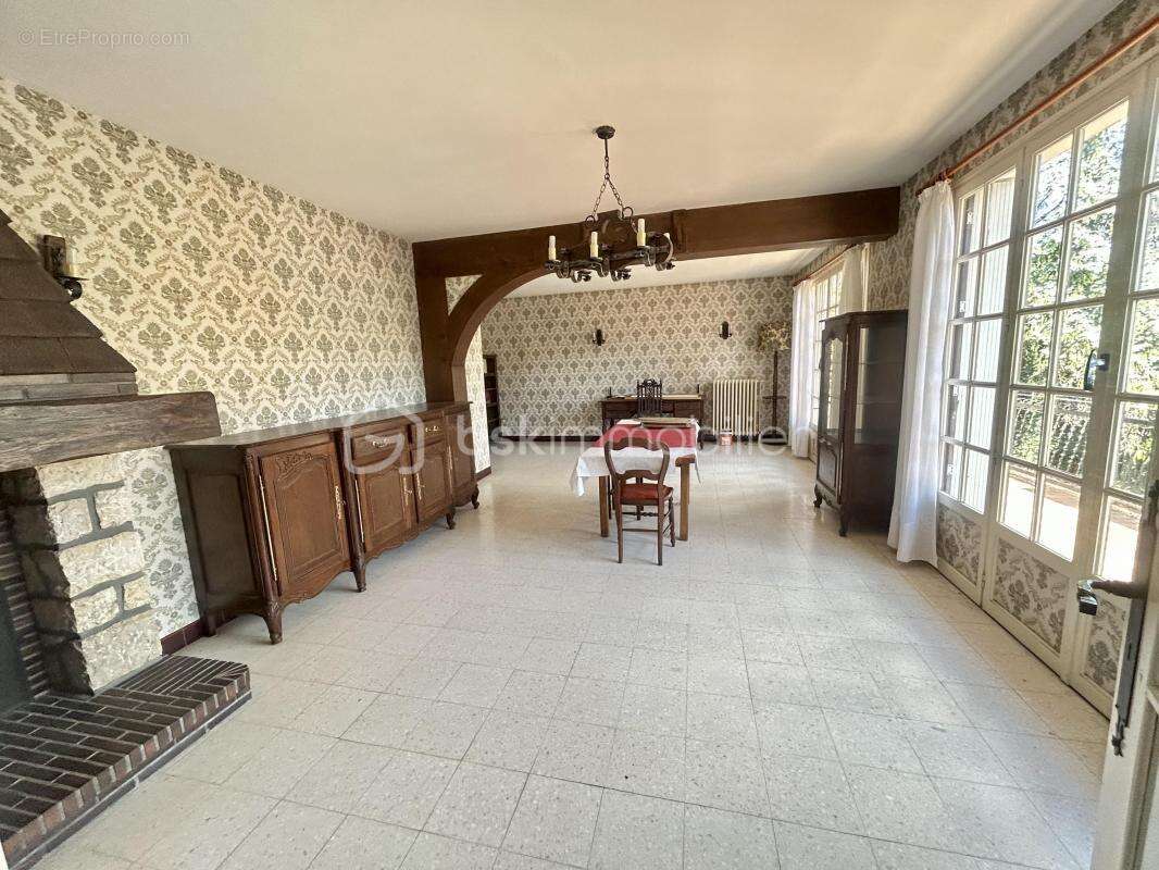 Maison à MONTEREAU-FAULT-YONNE