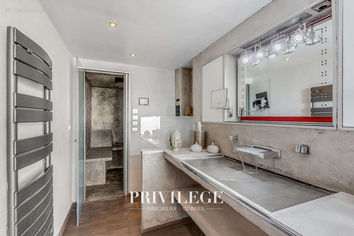 Golfe-Juan — Appartement de 120 m2 avec terrasse plein sud de 65 m2 - photo 13
