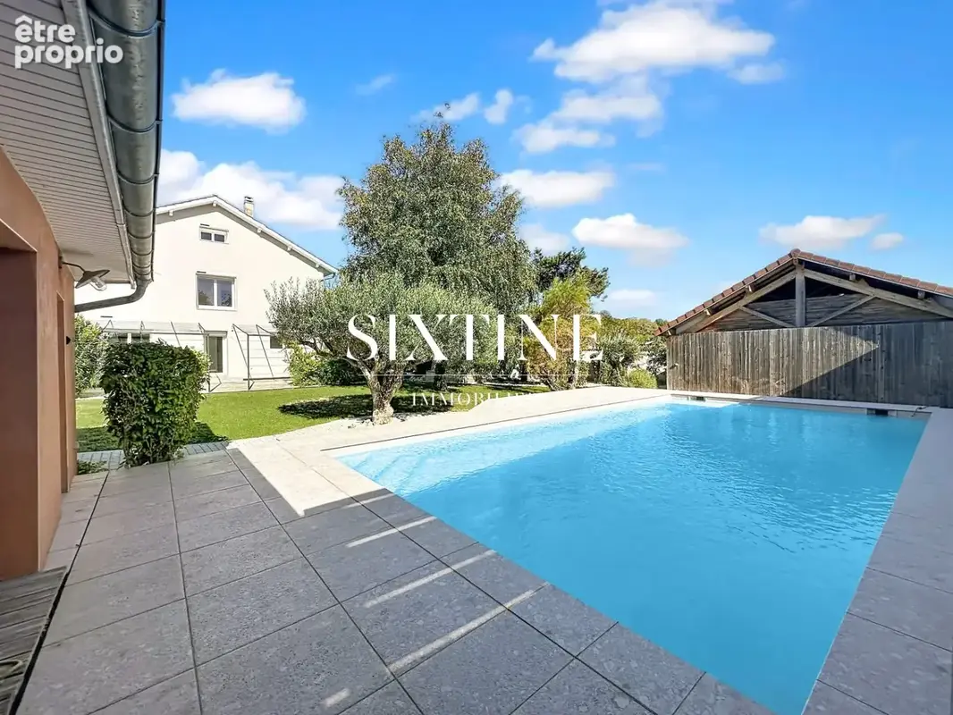 Maison 9 pièces 193 m² à vendre à L'isle-D'abeau (38080) - photo 2