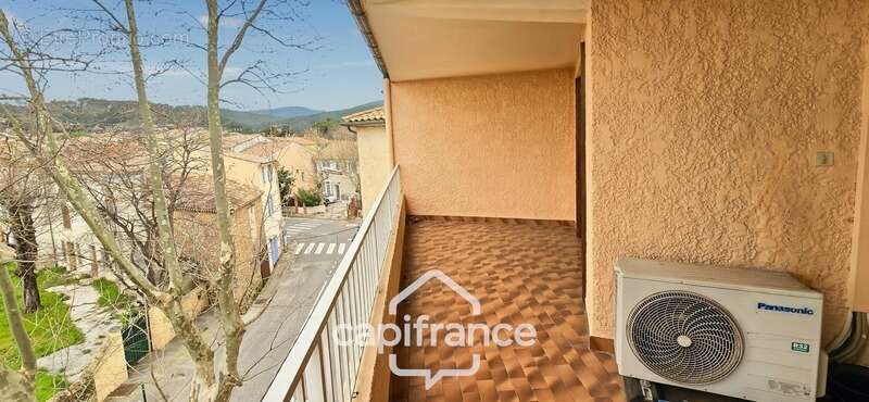 Appartement à CUERS