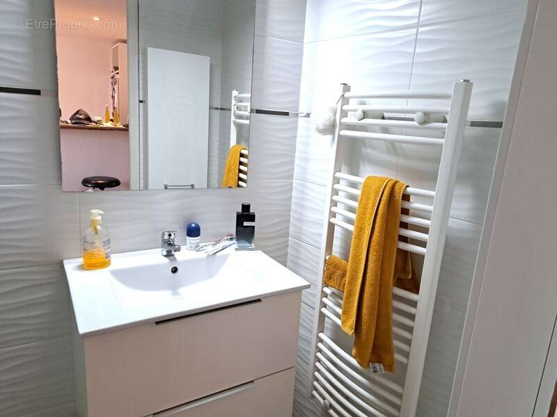 Appartement à TOURVES