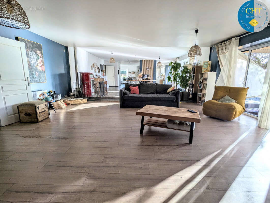 Maison à LES BRULAIS