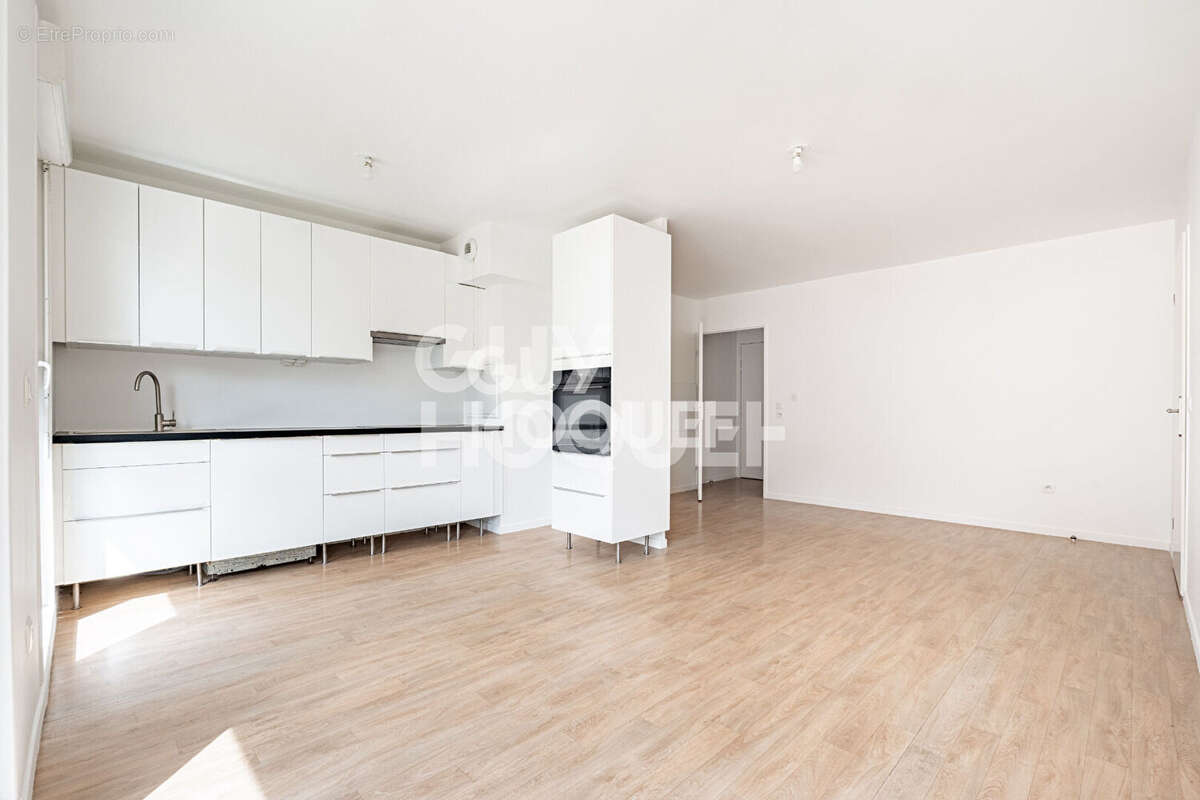 Appartement à GENNEVILLIERS