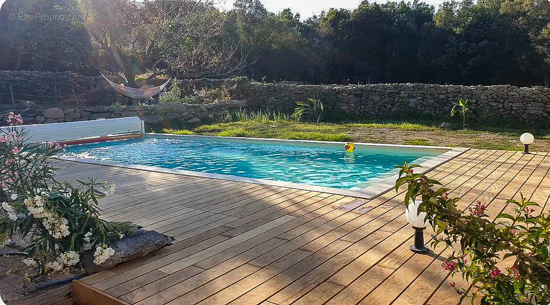 Villa T6 avec piscine et dépendance vue mer et montagnes - photo 5