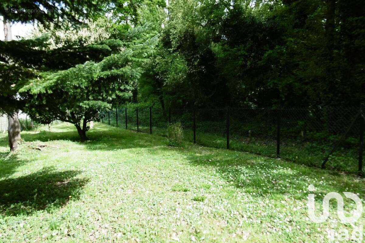 Photo 3 - Terrain à SAINT-FARGEAU-PONTHIERRY