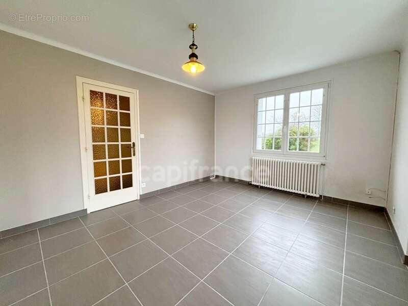 Maison à PLONEVEZ-PORZAY