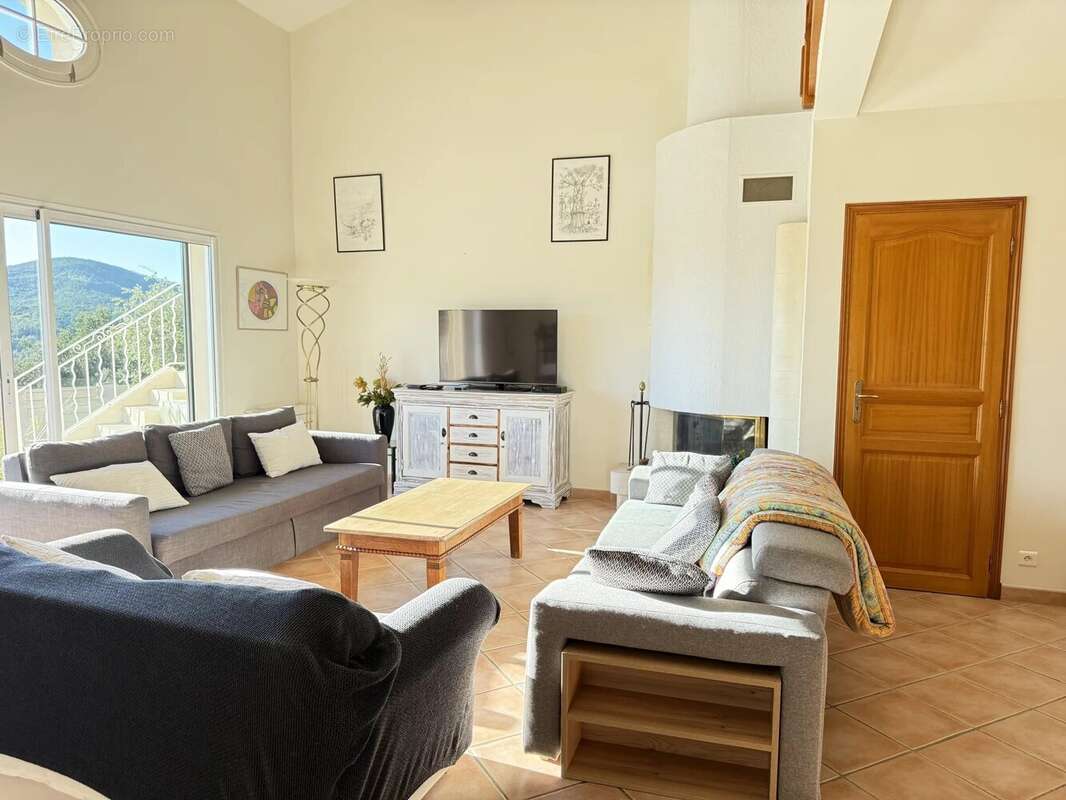 Maison à SAINTE-ANASTASIE-SUR-ISSOLE