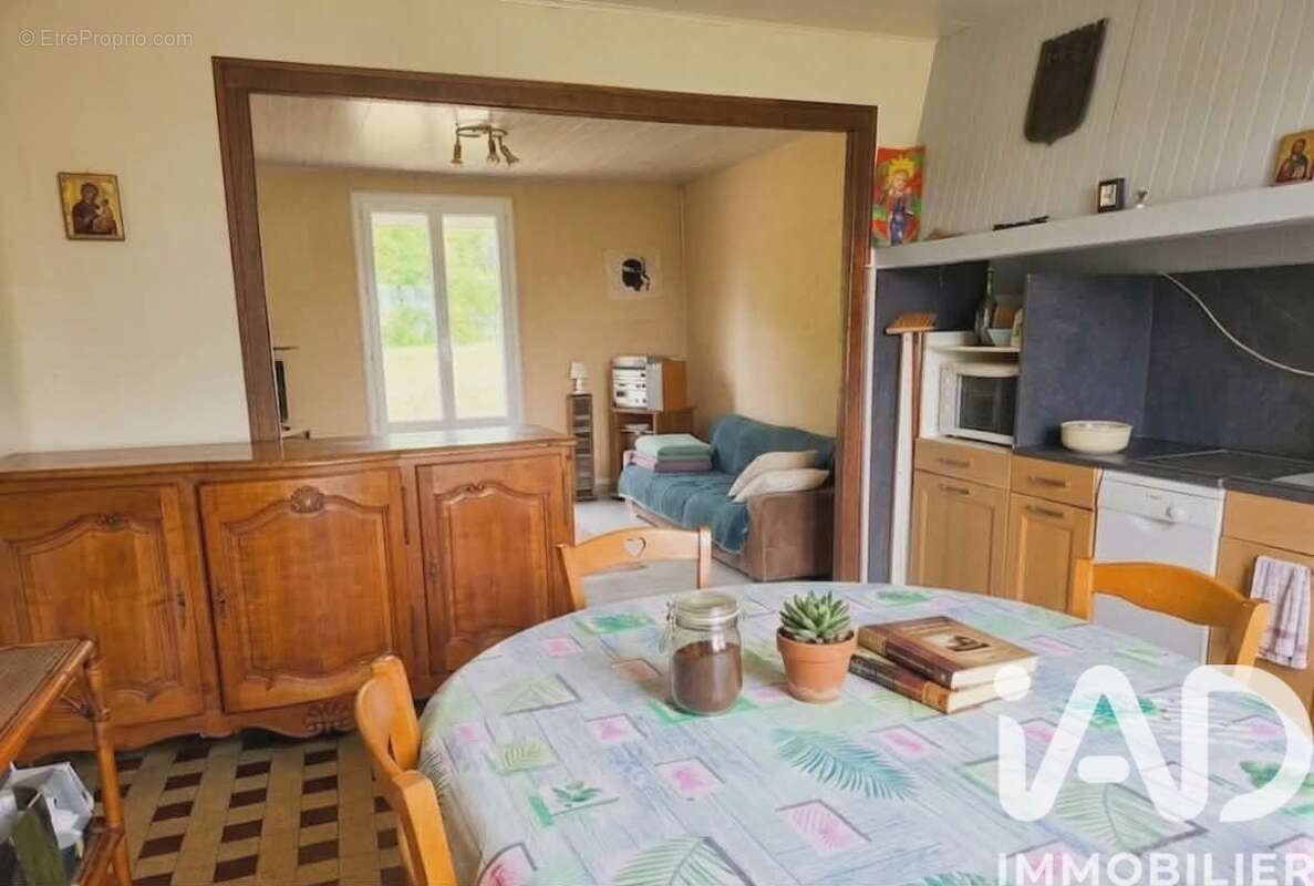 Maison 72 m² à La Celle-Saint-Cyr  - photo 6