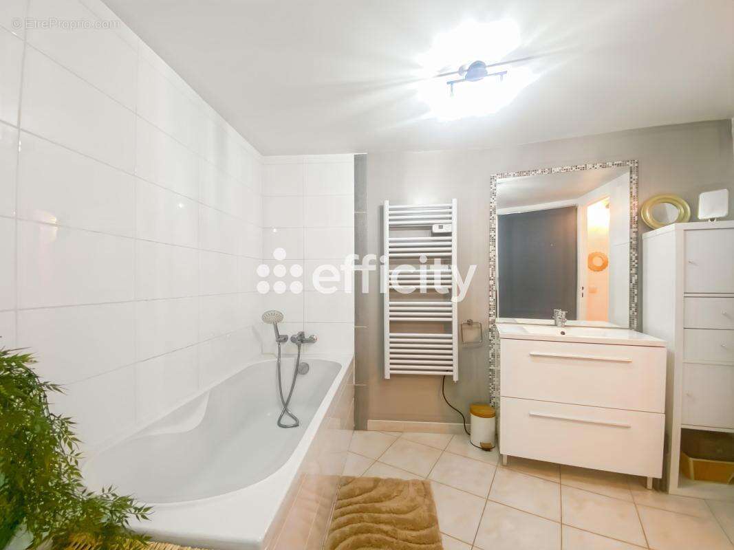 Appartement à MARSEILLE-13E