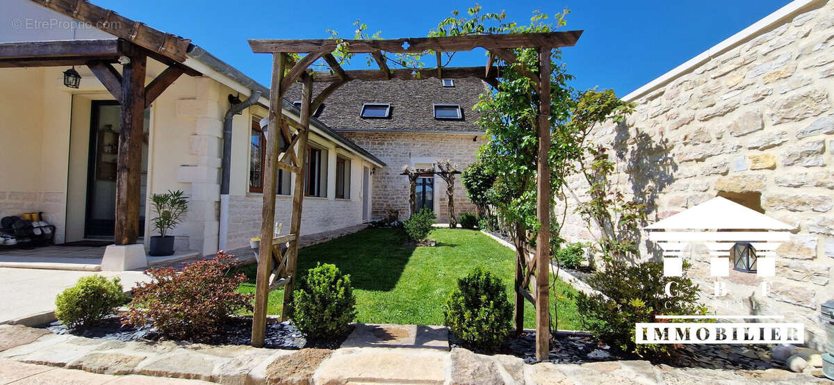 Maison à SAINT-MARCEL