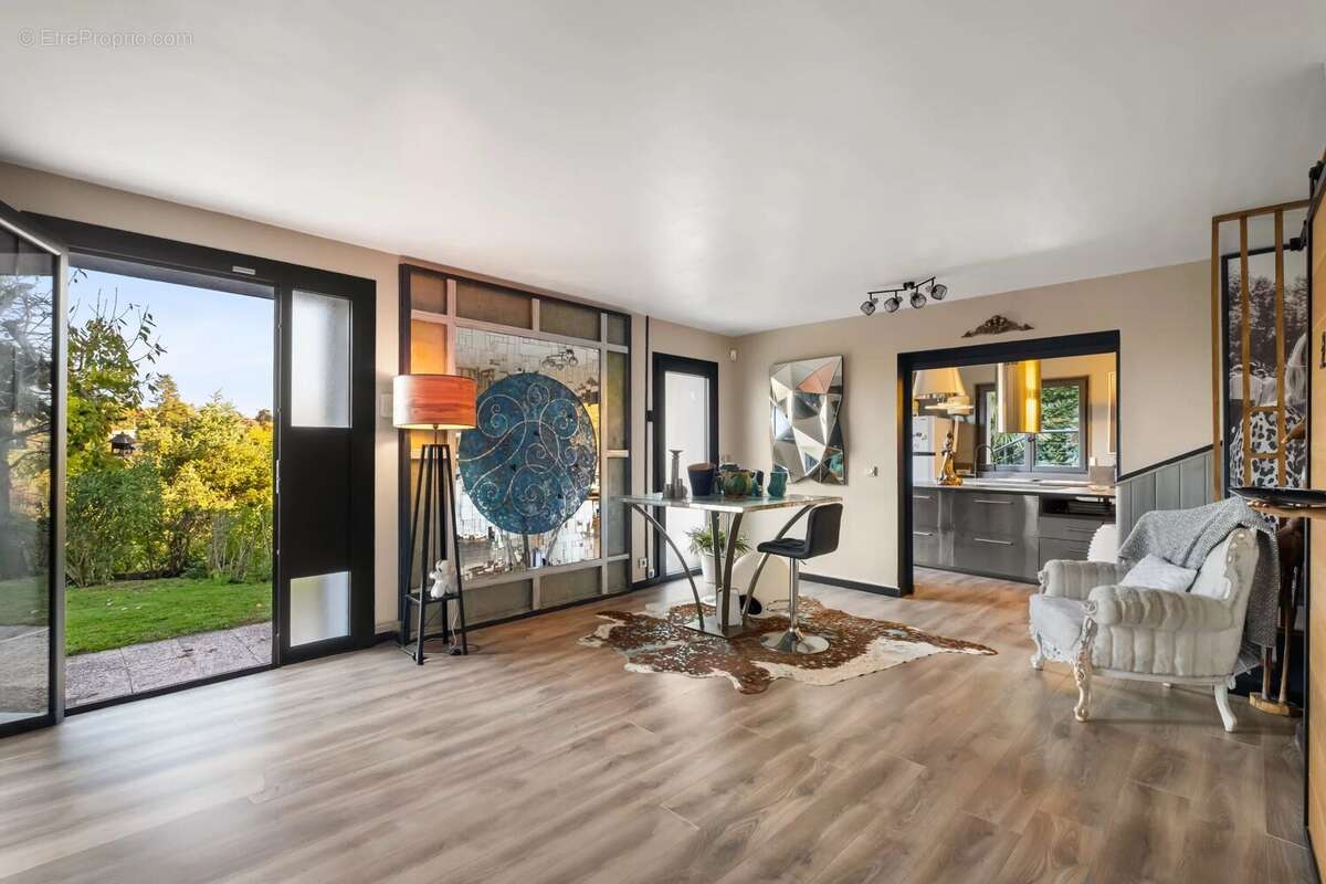 Maison à TASSIN-LA-DEMI-LUNE