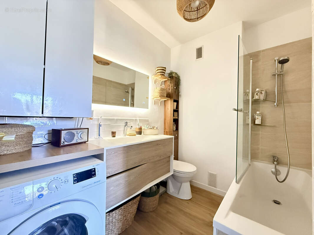 Appartement à MARSEILLE-4E