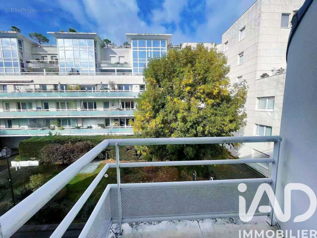 Photo 2 - Appartement à SURESNES