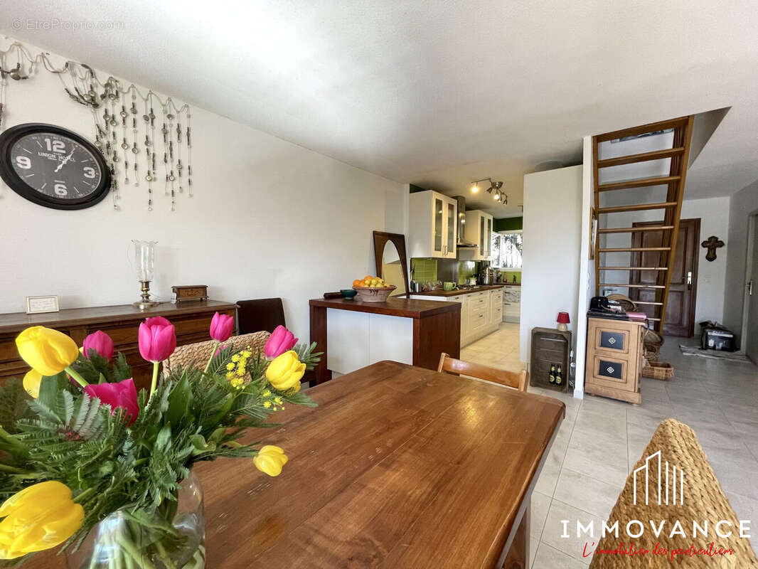 Maison à RESTINCLIERES