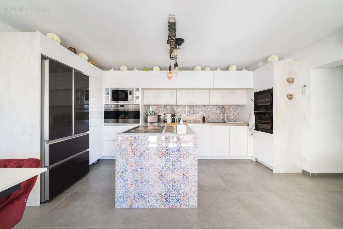 Appartement à LATTES