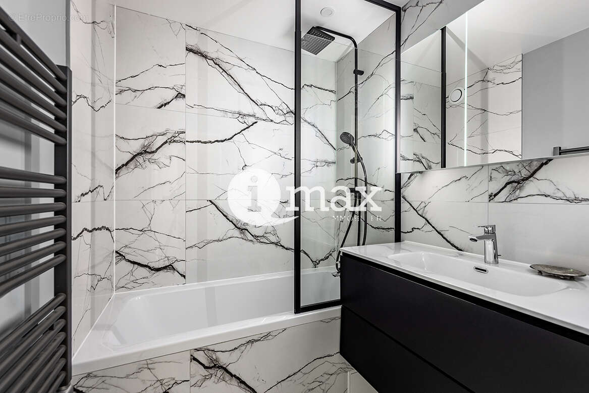 Appartement à LEVALLOIS-PERRET