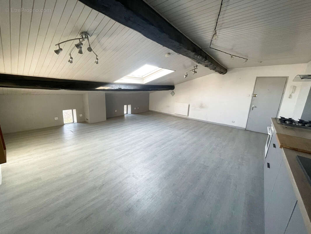 Appartement à SAINT-ETIENNE