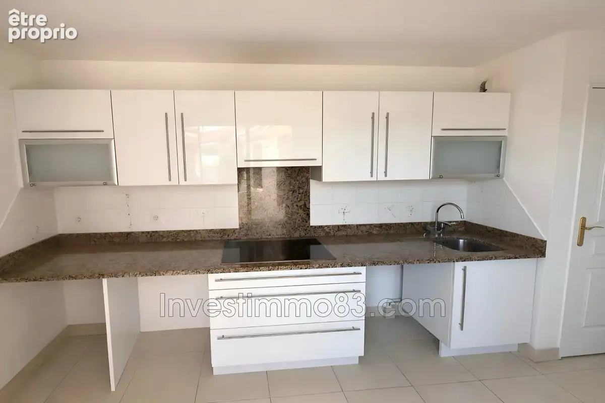 Appartement 83 m² à Hyeres  - photo 3