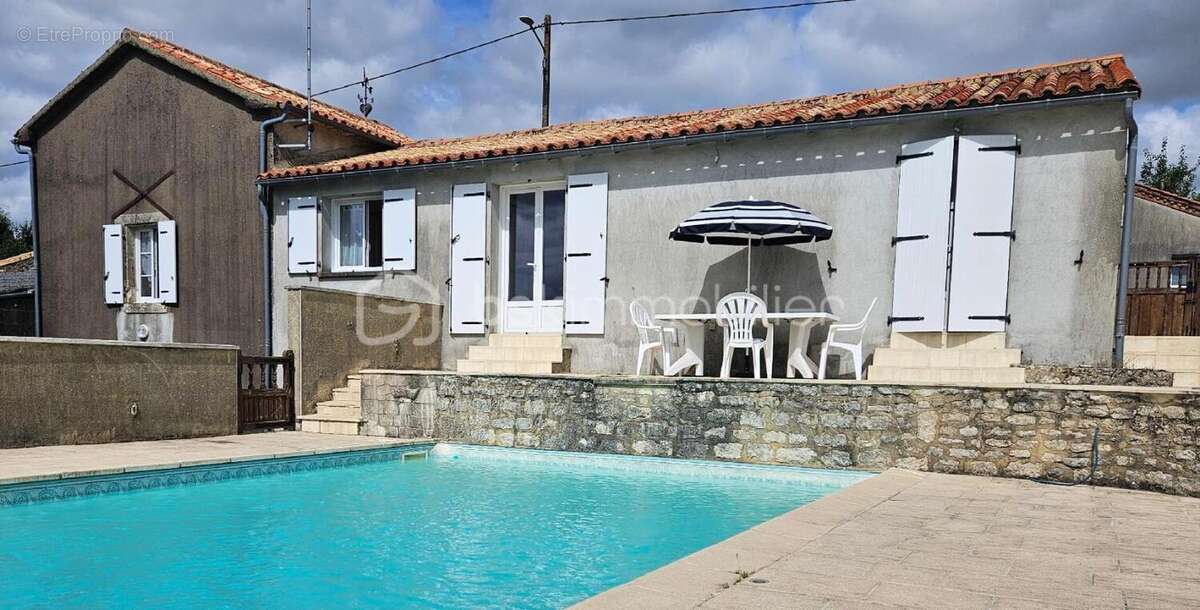 Maison à VERNOUX-EN-GATINE