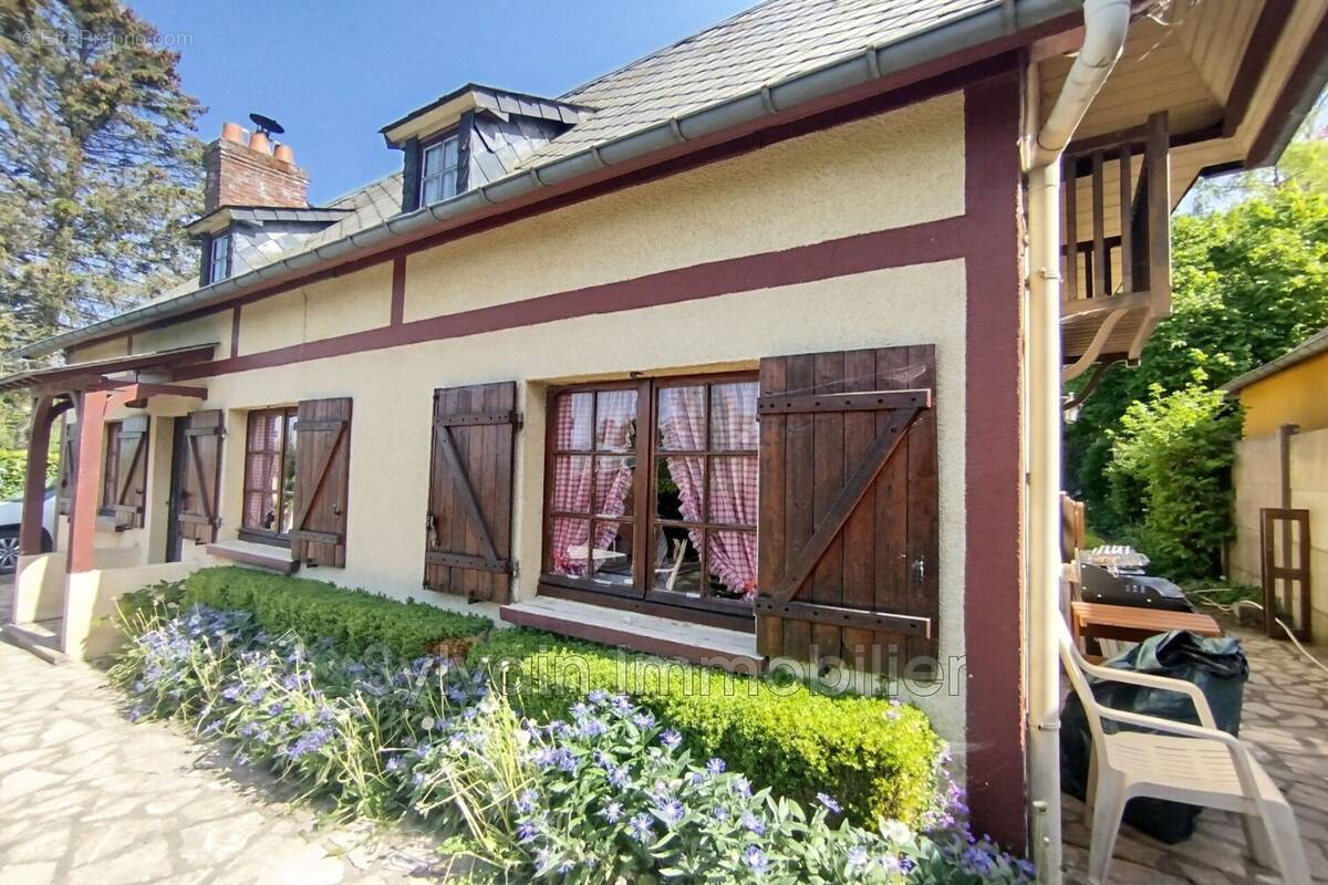 Maison à NEUFCHATEL-EN-BRAY