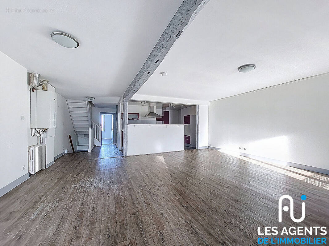 Appartement à SAINT-AY