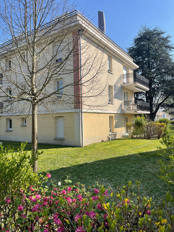 Appartement à SAINT-JEAN-DE-LA-RUELLE